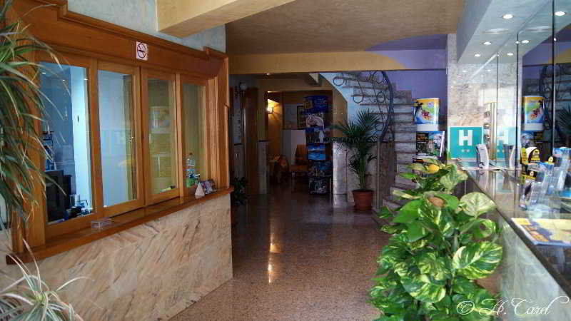 אל מדאנו Hostal Carel מראה חיצוני תמונה