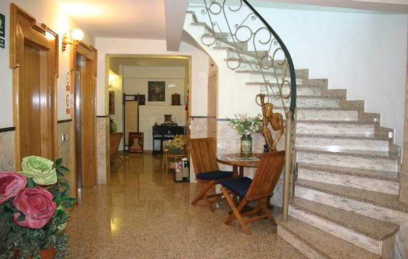 אל מדאנו Hostal Carel מראה חיצוני תמונה