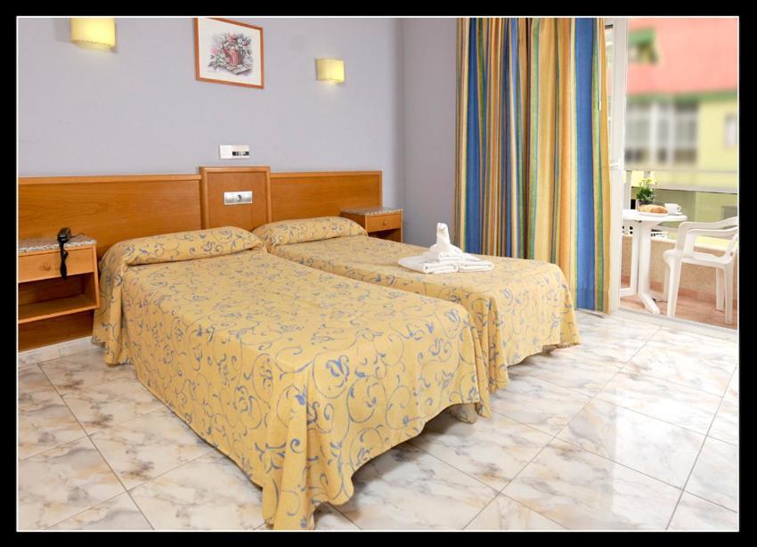 אל מדאנו Hostal Carel חדר תמונה