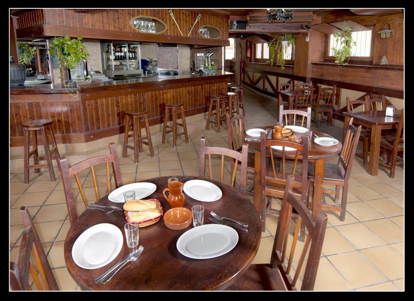 אל מדאנו Hostal Carel מראה חיצוני תמונה